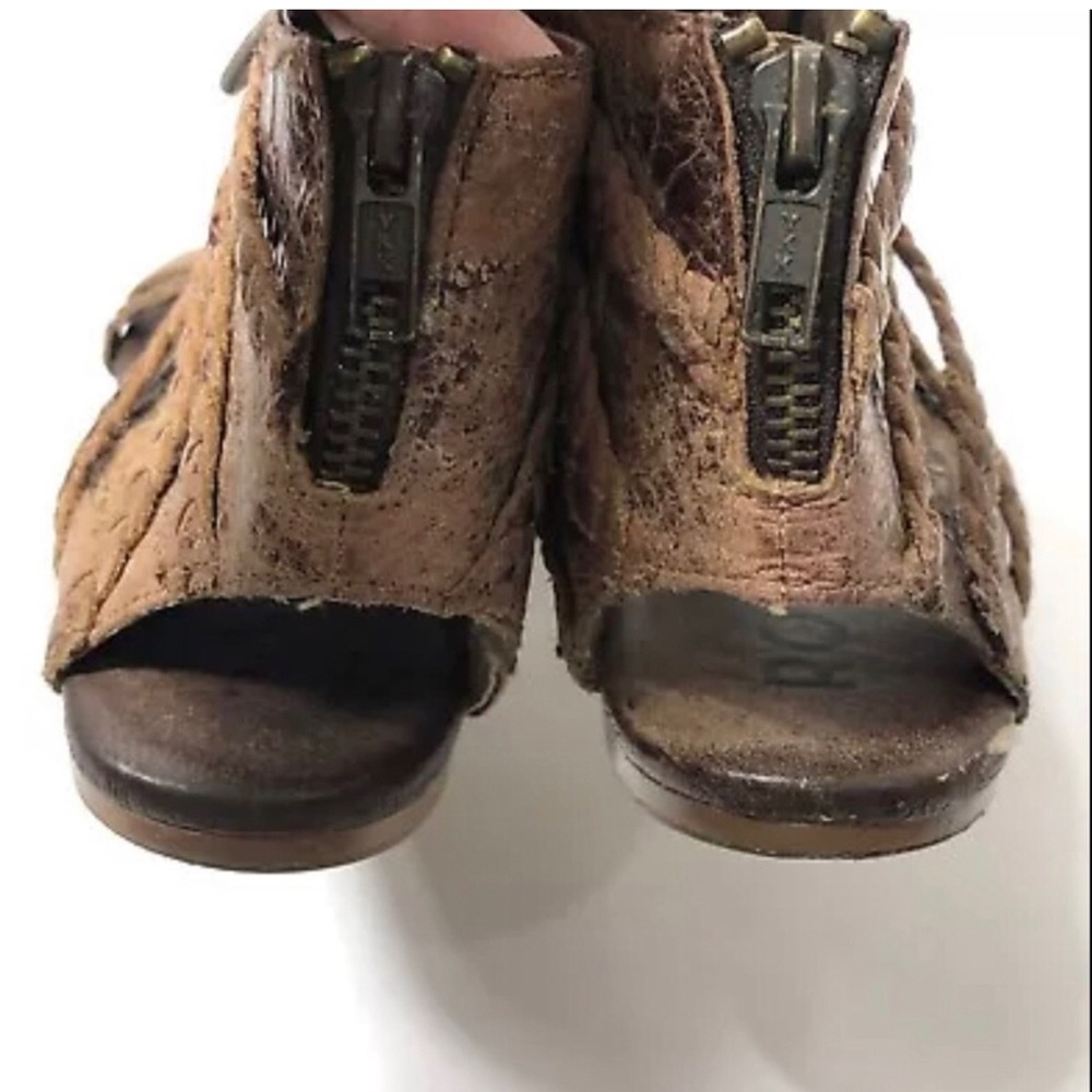 Roan leather brown stewpot lace up sandals. - Picture 4 of 6
